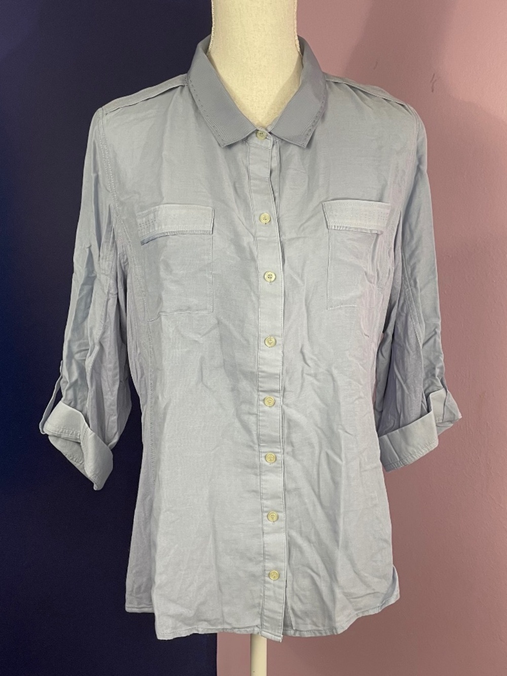 Elie Tahari Silk Blouse M Ice Blue Button-up Roll Tab 3/4 Sleeve Contrast Shirt